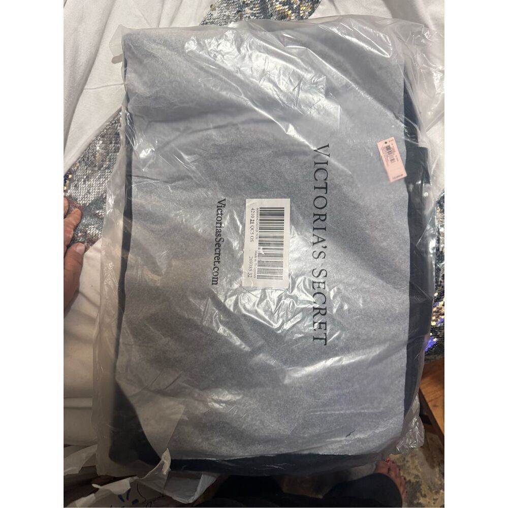 NWT VS victoria secret Logo Bling/ Tote - Picture 10 of 11